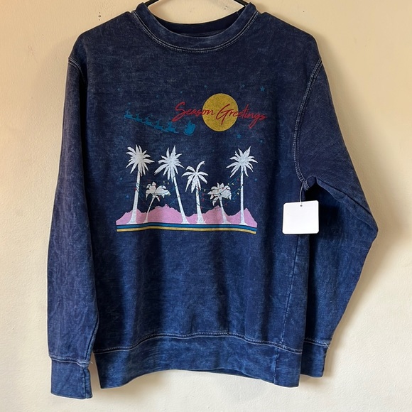 life clothing co. Tops - Christmas crewneck sweatshirt with palm trees